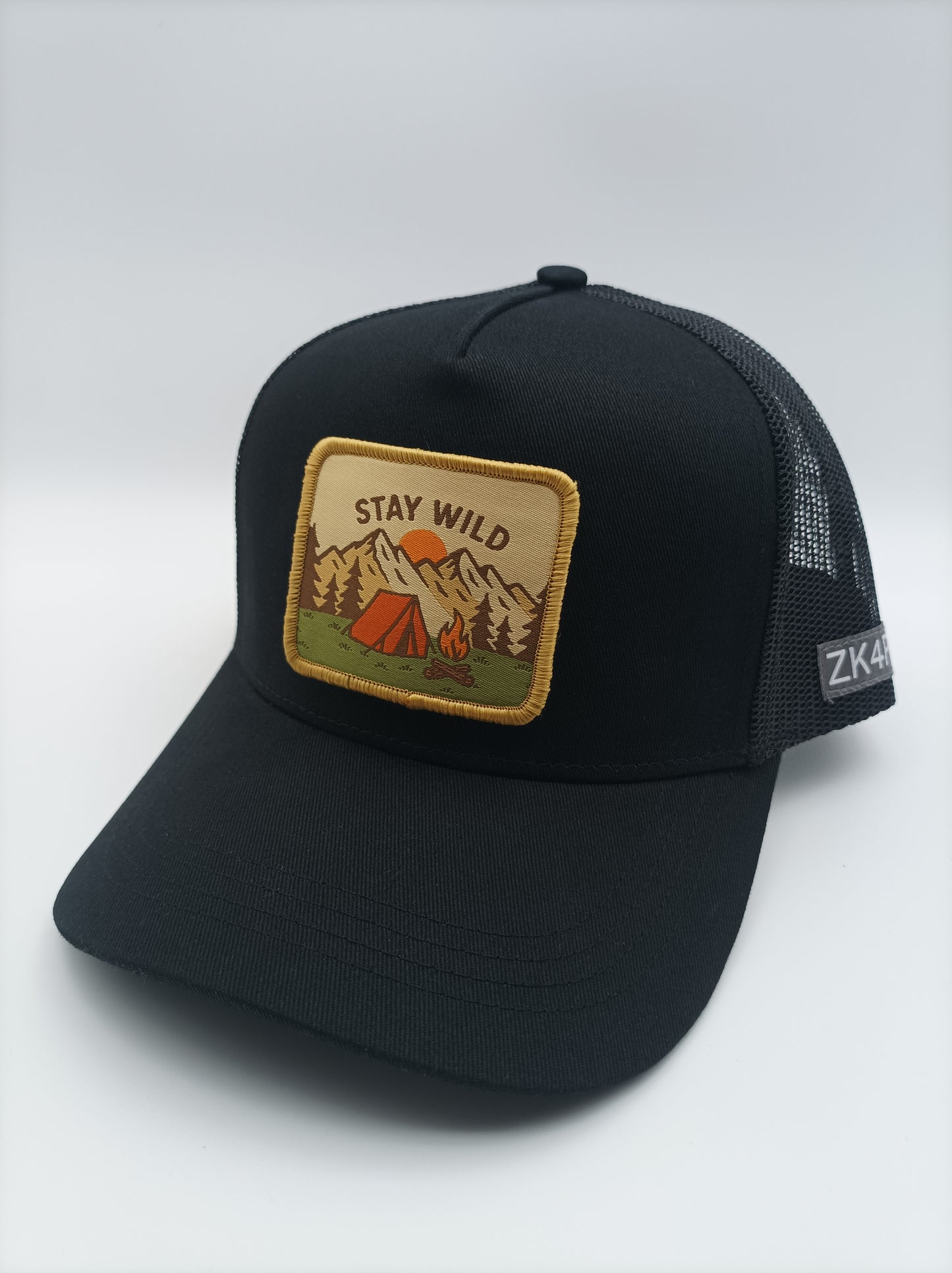 STARTER Pack Stay Wild - Casquette ZK4P noire + badge Stay Wild